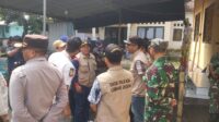 Pantau Pilkada, Pj Sekda Lombok Barat Kunjungi TPS Labuapi (4) Pantau Pilkada, Pj Sekda Lombok Barat Kunjungi TPS Labuapi