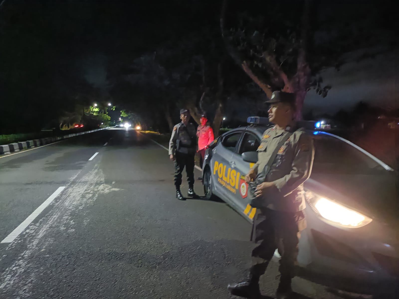 Patroli Intensif Polsek Labuapi Jaga Keamanan Jalur BIL di Malam Hari (3) Patroli Intensif Polsek Labuapi Jaga Keamanan Jalur BIL di Malam Hari