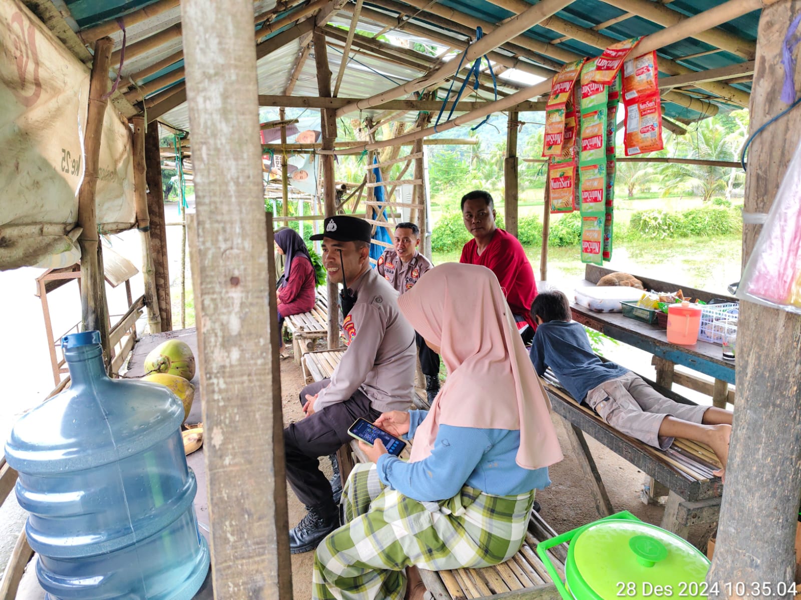 Polsek Lembar Gencar Patroli, Kamtibmas dan Anti Narkoba Jadi Prioritas (4) Polsek Lembar Gencar Patroli, Kamtibmas dan Anti Narkoba Jadi Prioritas
