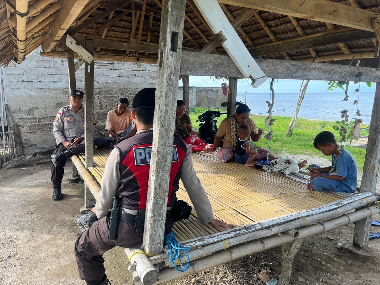 Sekotong Siaga Nataru Patroli Intensif, Kampanye Anti Narkoba Digencarkan (4) Sekotong Siaga Nataru Patroli Intensif, Kampanye Anti Narkoba Digencarkan