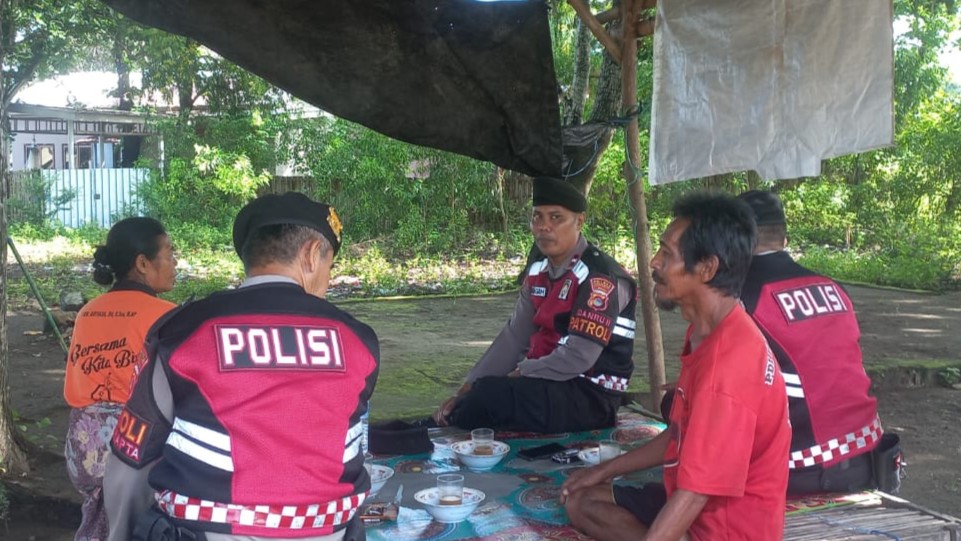 Sentuhan Humanis Polres Lombok Barat, Dialog dan KEMOS 110 Sapa Warga Sekotong (3) Sentuhan Humanis Polres Lombok Barat, Dialog dan KEMOS 110 Sapa Warga Sekotong
