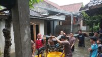 Banjir Landa Lombok Barat, Polisi Evakuasi Warga Dusun Datuk (7) Luapan Sungai Sebabkan Banjir di Lombok Barat, Evakuasi Warga Berlangsung Lancar