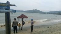 Patroli Polsek Sekotong Amankan Obyek Vital dan Wisata di Tengah Cuaca Ekstrem (4) Patroli Polsek Sekotong Amankan Obyek Vital dan Wisata di Tengah Cuaca Ekstrem
