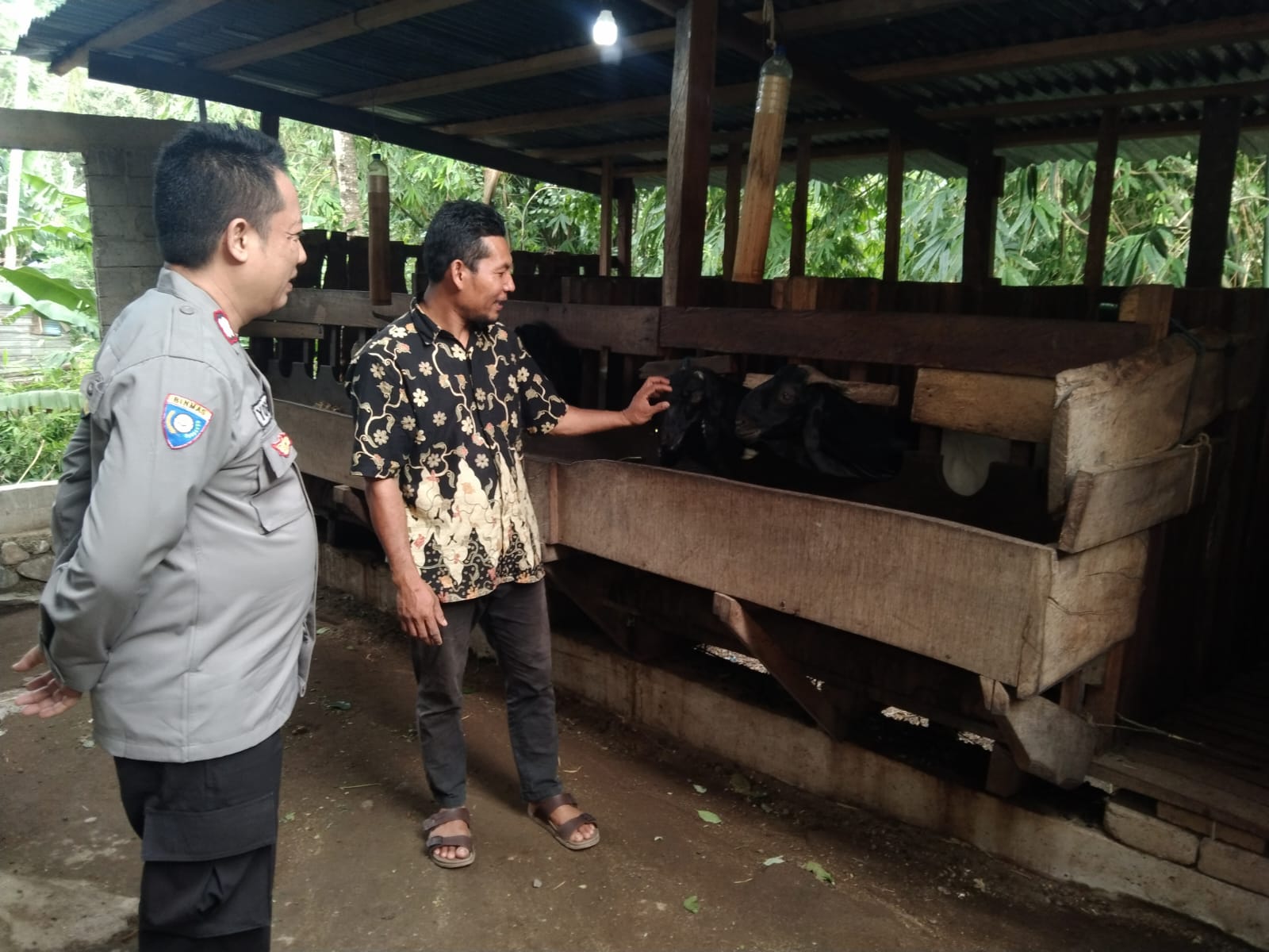 Bhabinkamtibmas Batulayar Ajak Warga Maksimalkan Lahan (1) Ketahanan Pangan Berbasis Pekarangan: Polri Turun ke Masyarakat