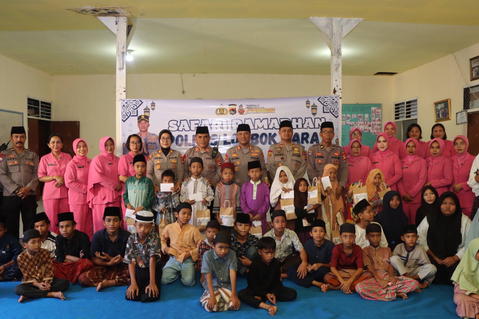 Kapolres Lombok Barat Santuni Anak Yatim, Hadirkan Kebahagiaan (7) Kapolres Lobar Berbagi Kasih, Anak Yatim Panti Asuhan Terharu