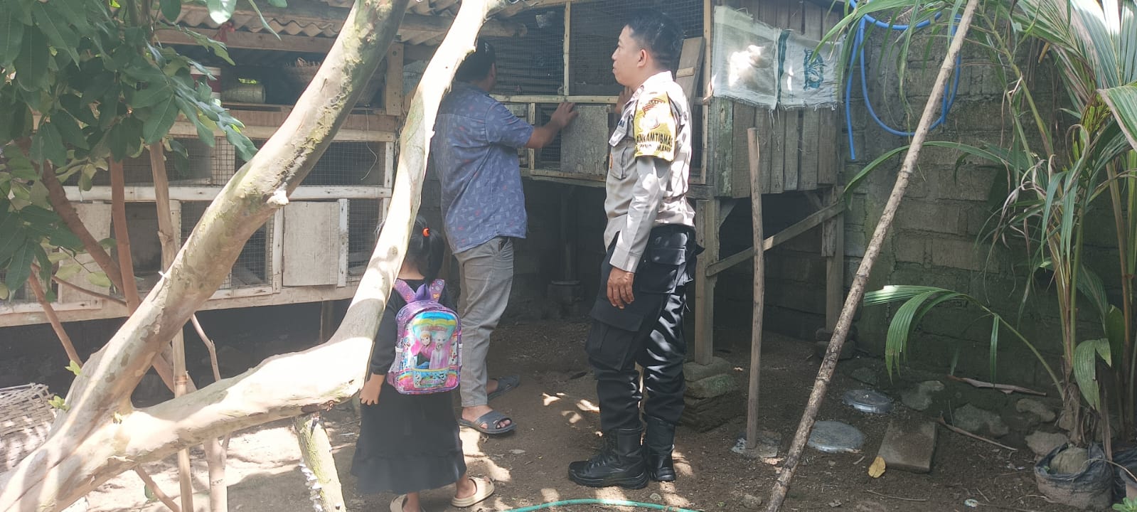 Polisi Turun ke Lapangan! Sosialisasi Ketahanan Pangan di Sekotong (4) Ketahanan Pangan Dimulai dari Pekarangan: Inisiatif Bhabinkamtibmas Batulayar