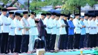 Wakapolri dan PJU Polri Laksanakan Salat Ied di Lapangan Bhayangkara Wakapolri dan PJU Polri Laksanakan Salat Ied di Lapangan Bhayangkara