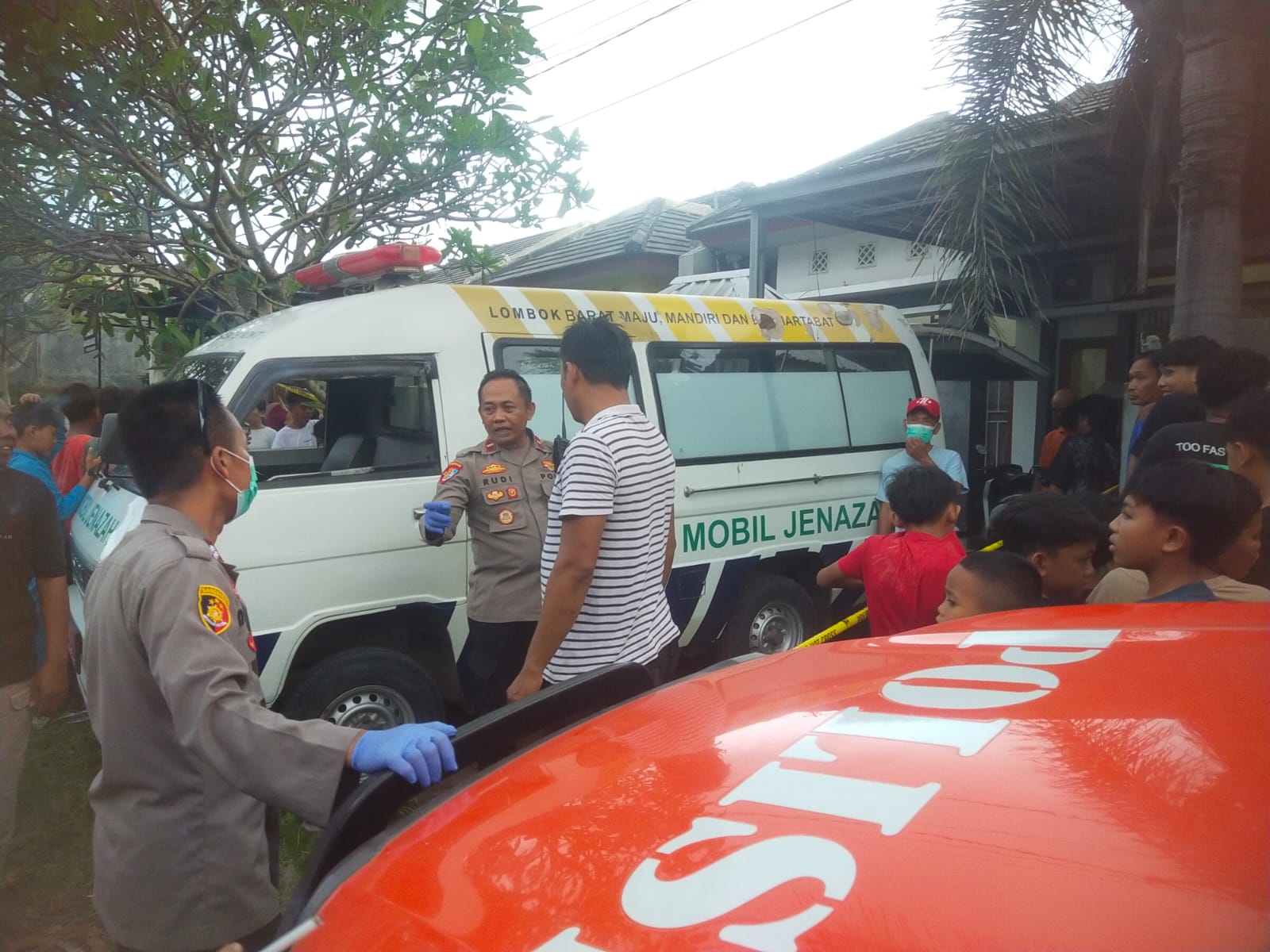 Dua Hari Dihubungi, Pria 51 Tahun di Labuapi Ditemukan Tak Bernyawa (1) Dua Hari Dihubungi, Pria 51 Tahun di Labuapi Ditemukan Tak Bernyawa