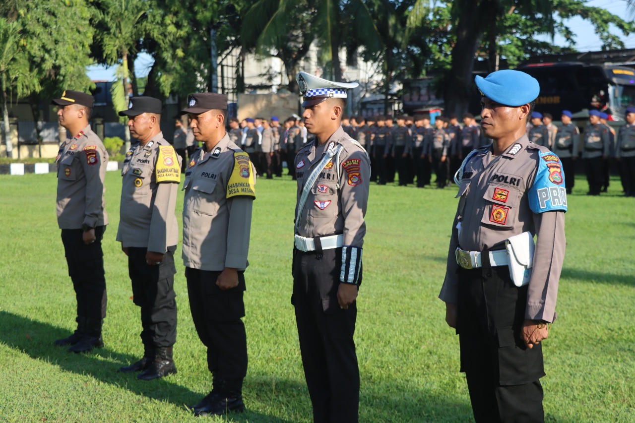Kapolres Lombok Barat Berikan Penghargaan Kepada Personel Berprestasi, Tingkatkan Motivasi Kerja