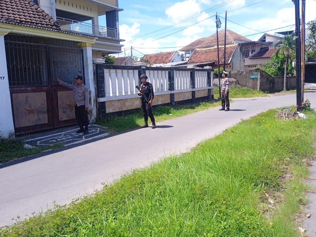 Lombok Barat Aman, Patroli Intensif Jaga Warga Pasca Lebaran (4) Kondusif Pasca Idul Fitri, Polisi Lombok Barat Tingkatkan Kewaspadaan