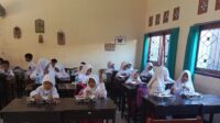Polsek Labuapi Kawal Uji Coba Program Makan Bergizi Gratis di Lombok Barat (3) Polsek Labuapi Kawal Uji Coba Program Makan Bergizi Gratis di Lombok Barat