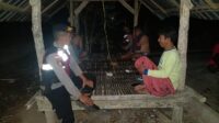 Patroli Dialogis Polsek Sekotong Ciptakan Malam Kondusif di Dusun Kelep (4) Polsek Sekotong Perkuat Kamtibmas Lewat Patroli Tokoh Masyarakat