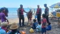 Polres Lombok Barat Tingkatkan Patroli Preventif di Obyek Wisata Pantai Cemara Lembar (3) Polres Lombok Barat Tingkatkan Patroli Preventif di Obyek Wisata Pantai Cemara Lembar