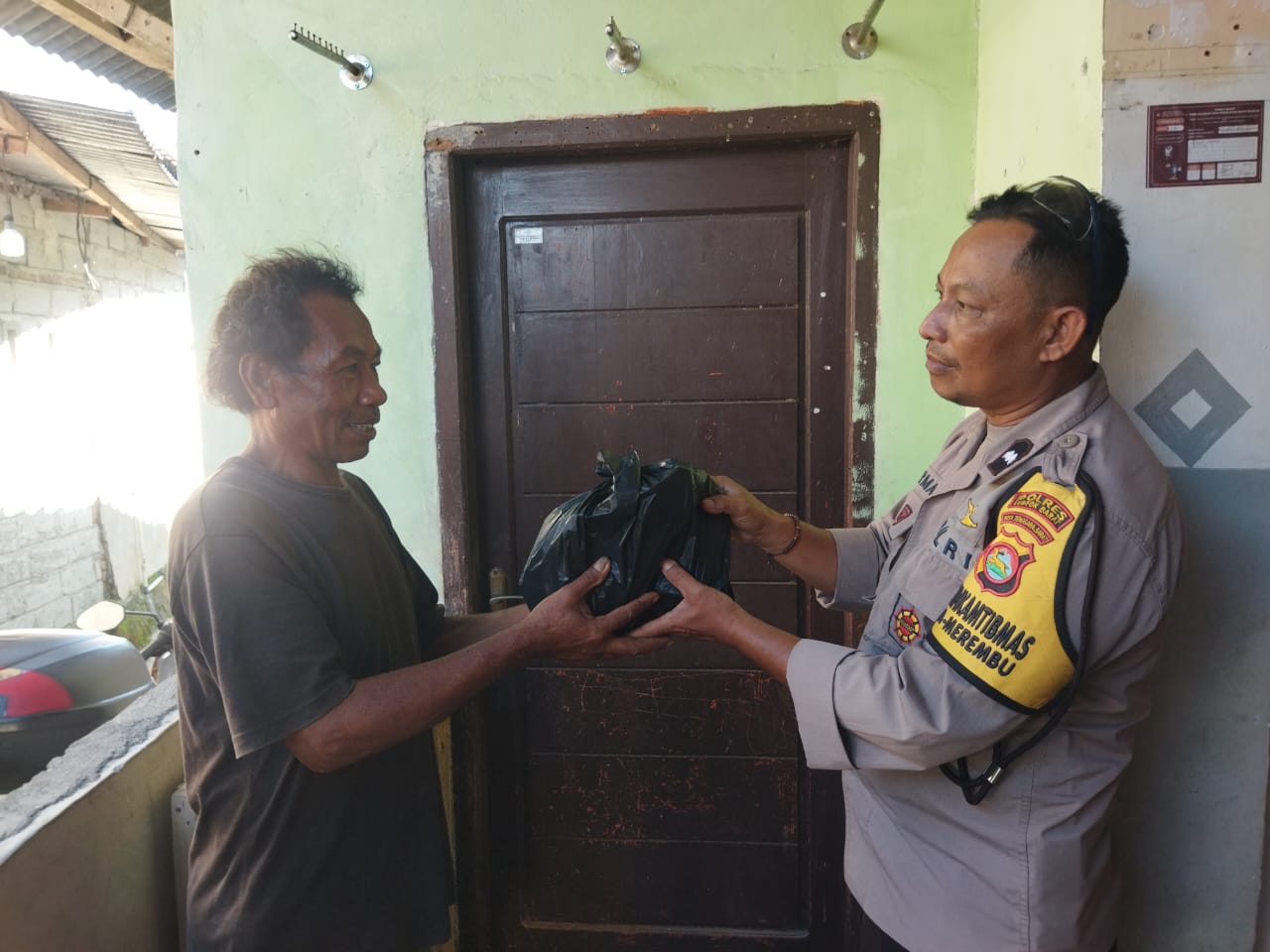 Polsek Labuapi Gelar Program Nutrisi Mantap, Wujudkan Masyarakat Sehat dan Sejahtera di Merembu (3) Nutrisi Mantap: Inovasi Polsek Labuapi Tingkatkan Kesehatan Warga