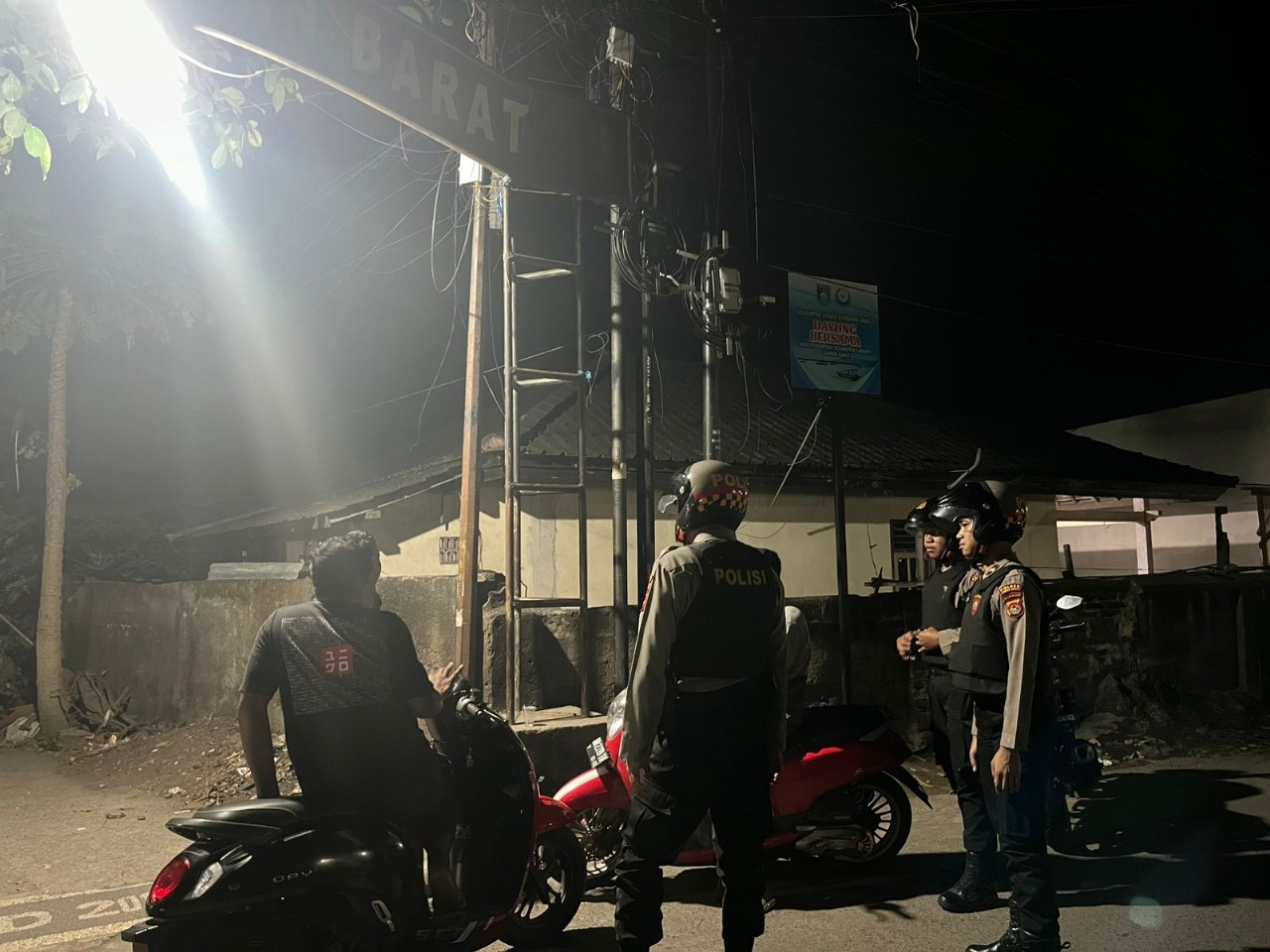 Tim Patroli Presisi Jaga Stabilitas Keamanan di Titik Rawan (2) Keamanan Warga Prioritas, Polres Lombok Barat Laksanakan Patroli Presisi