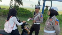 Operasi Patuh Rinjani 2025, Polres Lombok Barat Tindak Pelanggar Lalu Lintas di Bundaran Penas (3) Operasi Patuh Rinjani 2025, Polres Lombok Barat Tindak Pelanggar Lalu Lintas di Bundaran Penas