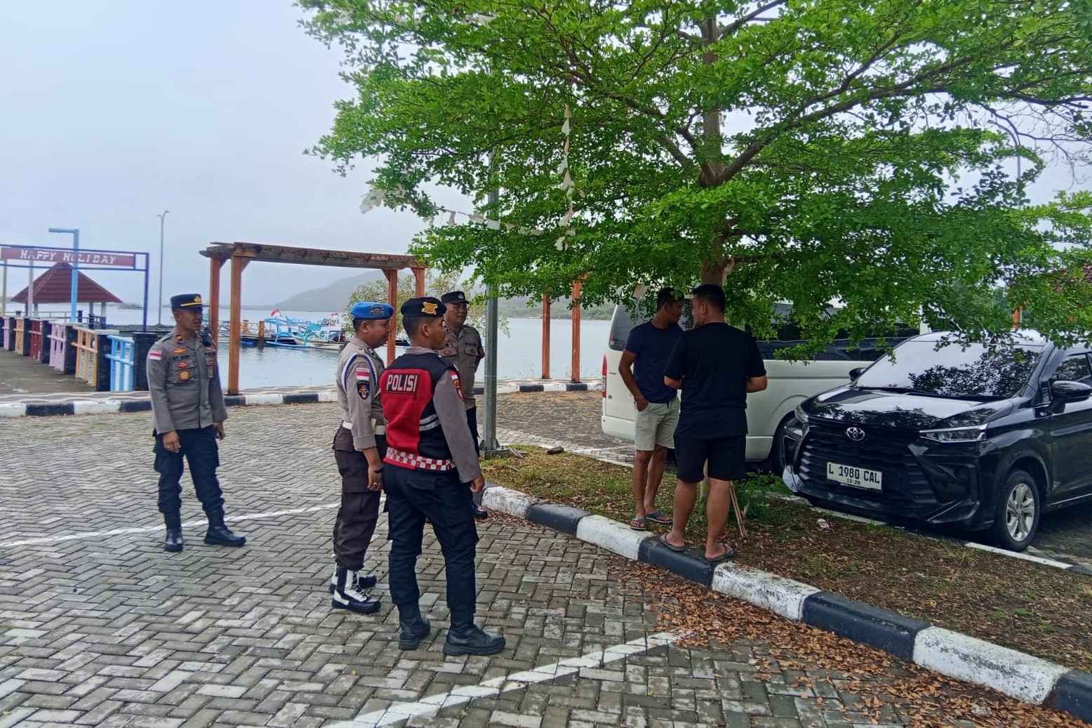 Polsek Sekotong Intensifkan Patroli Dermaga Tawun Demi Keamanan Wisatawan (1) Polsek Sekotong Intensifkan Patroli Dermaga Tawun Demi Keamanan Wisatawan