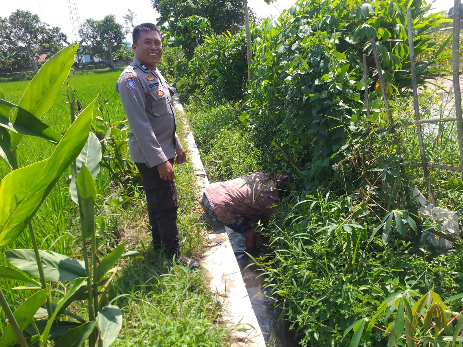 WhatsApp Image 2025-10-24 at 15.38.19_result Petani Jagaraga Didorong Polri Tanam Padi dan Jagung untuk Pangan Lokal
